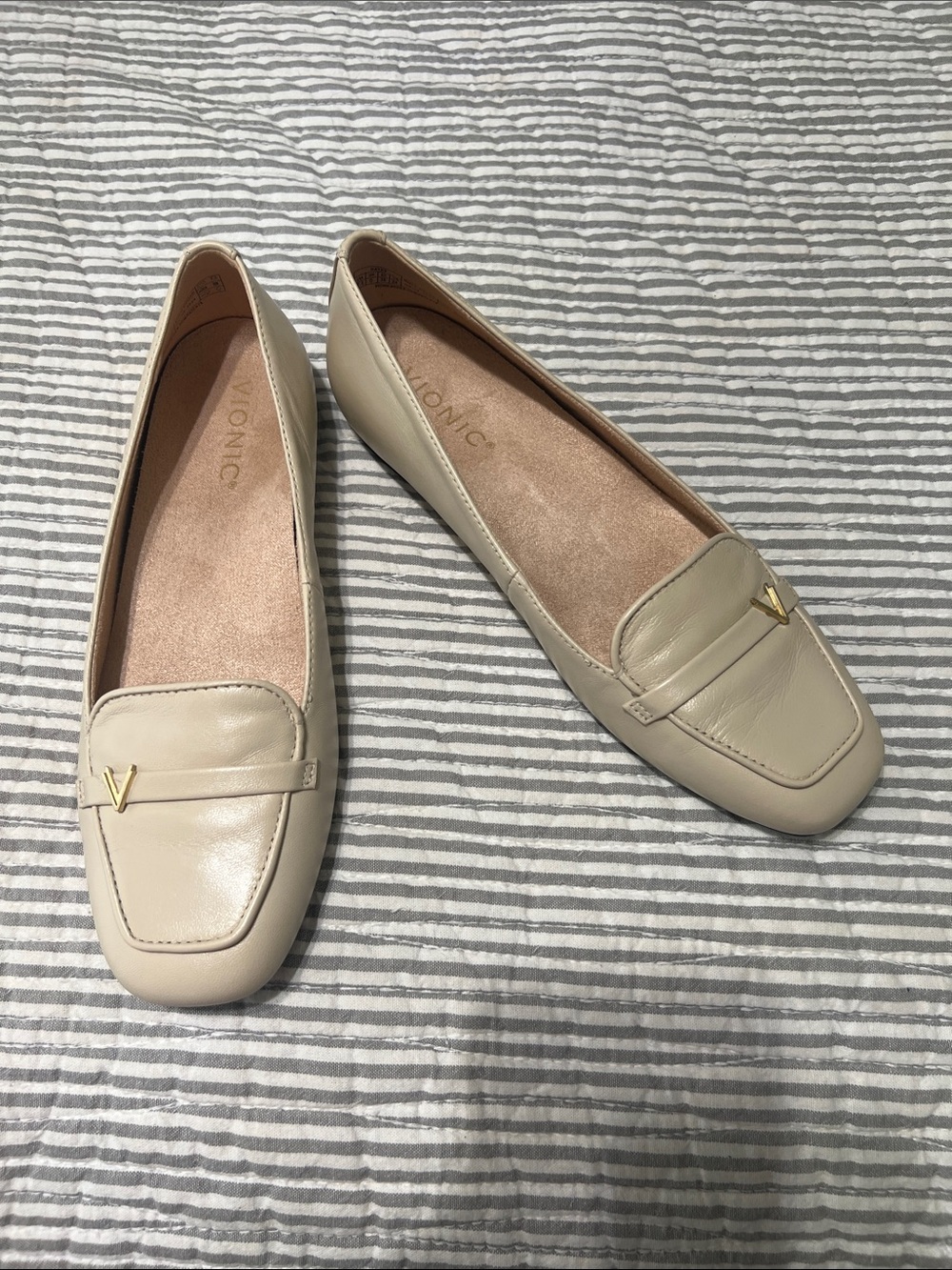 Vionic Cream Leather Loafers with Gold Accent